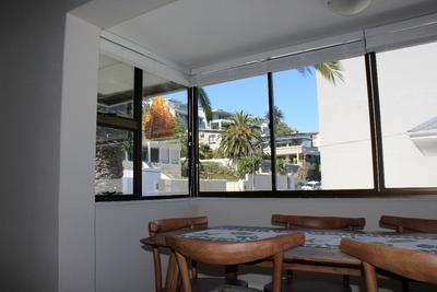 Apartment / Flat For Rent in Bantry Bay, Cape Town