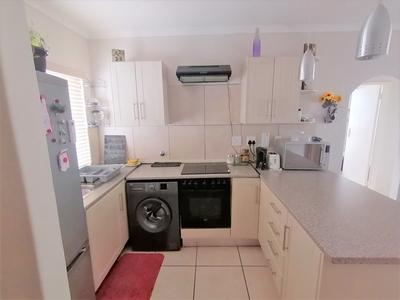 Apartment / Flat For Rent in Lakeside, Cape Town